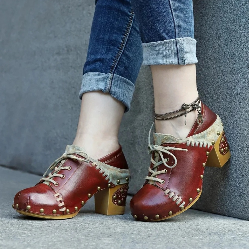 SOFFIA KEELAN STUDDED LEATHER ANKLE BOOTIE, Size 37